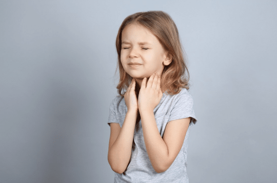 أسباب صعوبة البلع عند الأطفال 1 أسباب صعوبة البلع عند الأطفال