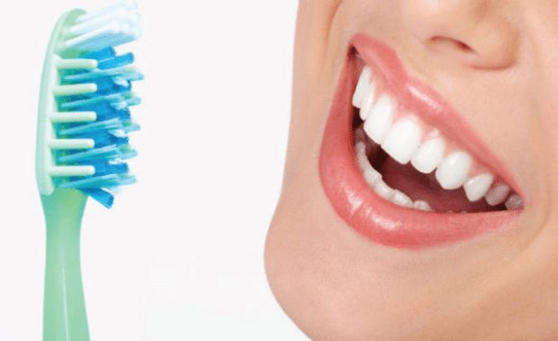 تنظيف الأسنان وكيفية العناية بها