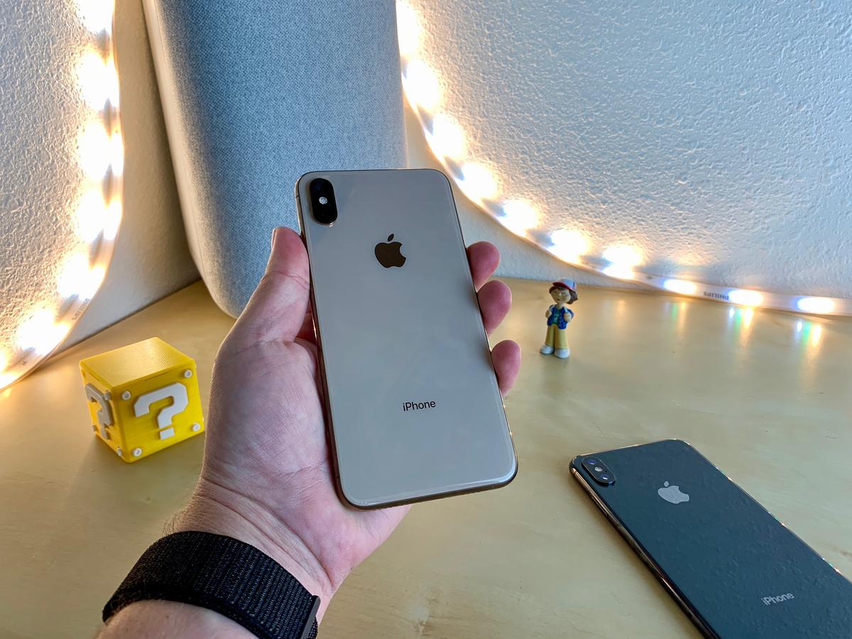 iphone-xs-max-2.jpg