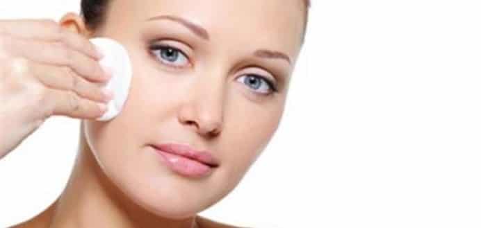 طرق التنظيف العميق للحصول على بشرة صافية