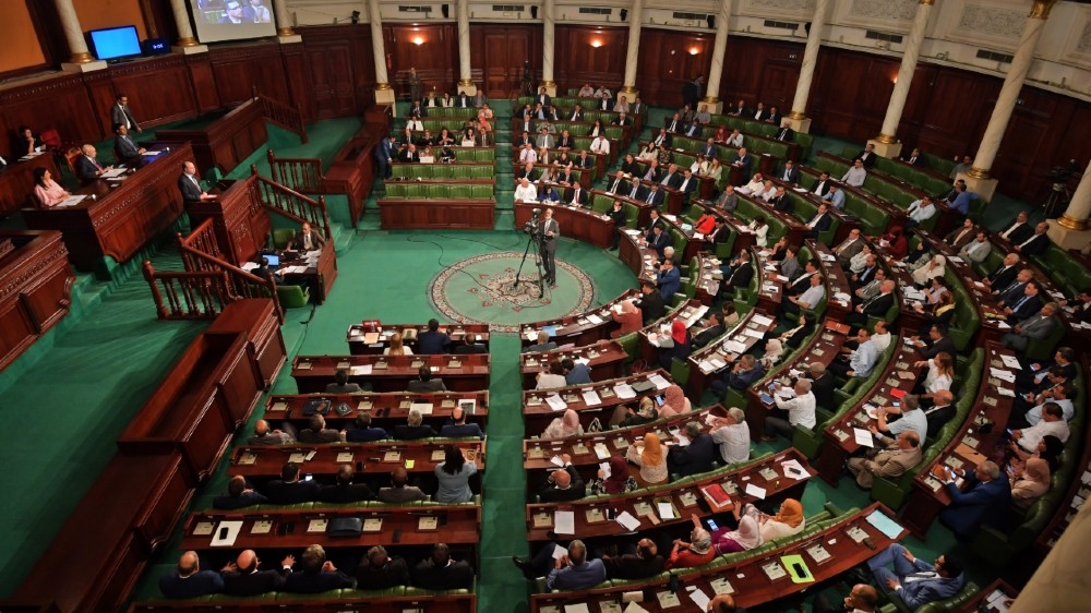 تظهر هذه الصورة التي التقطت في 25 يونيو 2020 نظرة عامة على جلسة برلمانية في العاصمة التونسية تونس. فتحي بلعيد / وكالة الصحافة الفرنسية