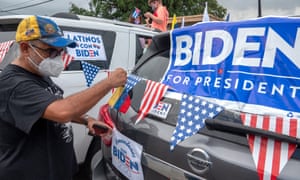 يشارك أنصار جو بايدن في فلوريدا في مظاهرة ضد دونالد ترامب في ليتل هافانا ، ميامي ، الأسبوع الماضي.