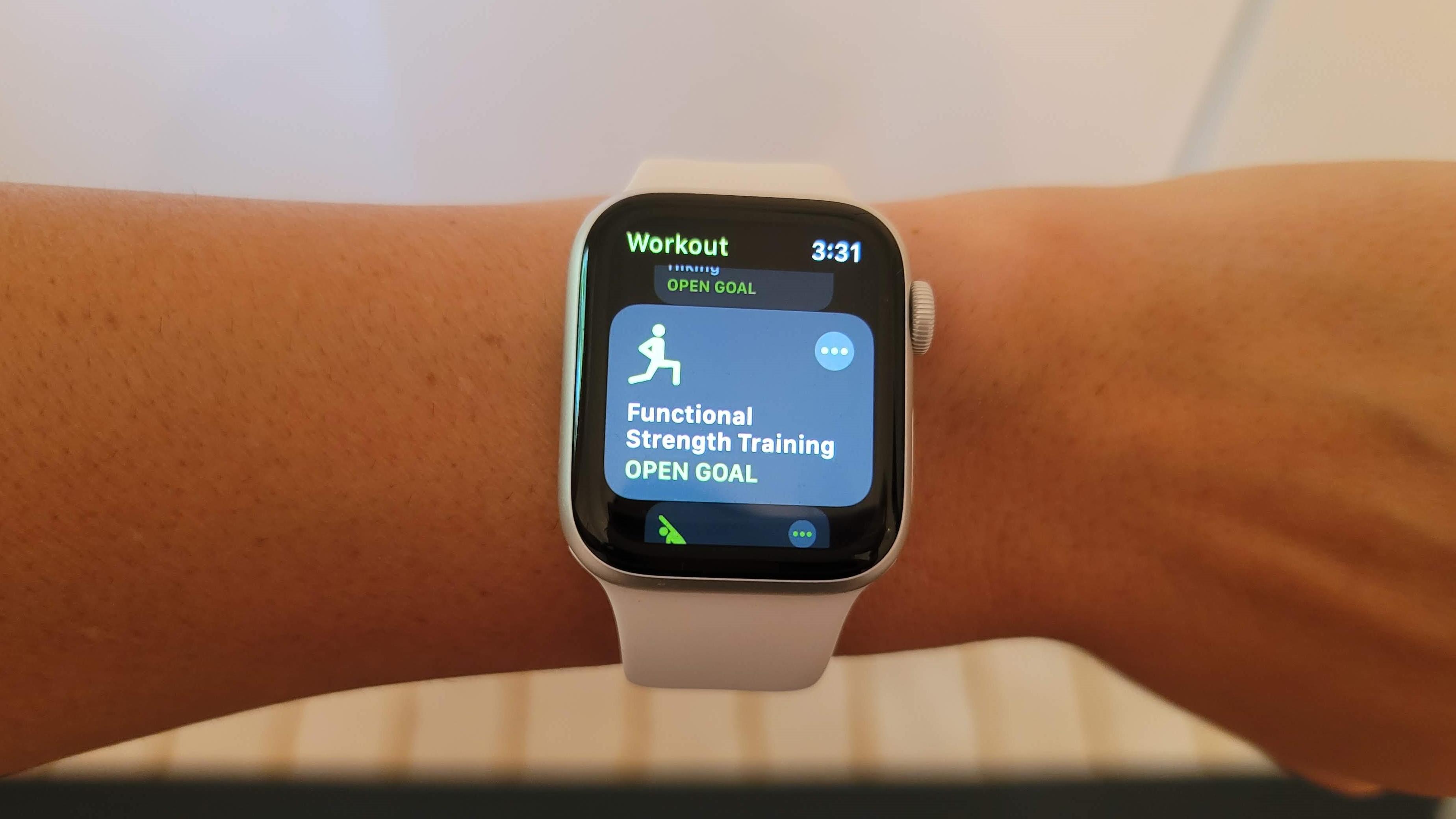 تمارين القوة الوظيفية WatchOS 7