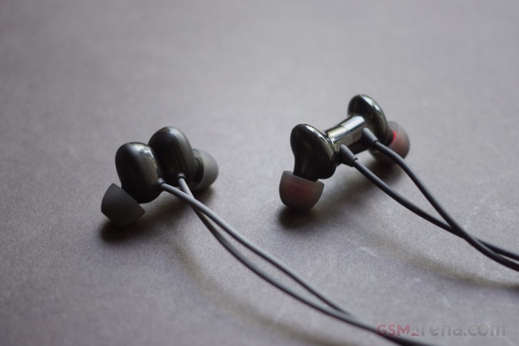 OnePlus Bullets Wireless Z مقابل Oppo Enco M31