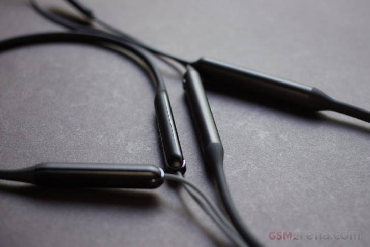 OnePlus Bullets Wireless Z مقابل Oppo Enco M31