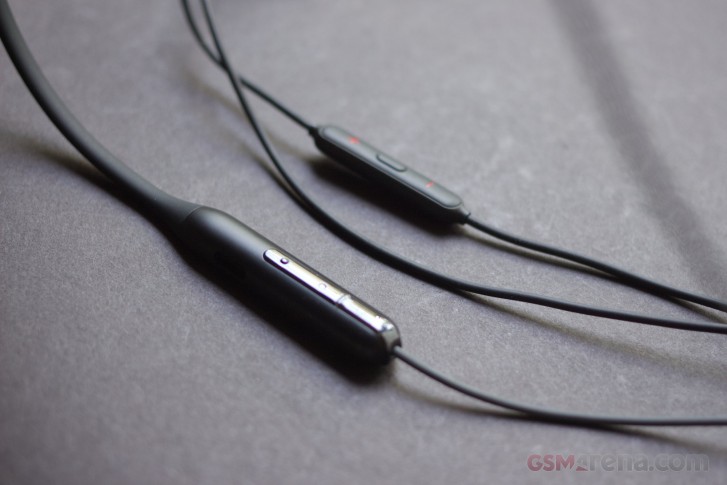 OnePlus Bullets Wireless Z مقابل Oppo Enco M31