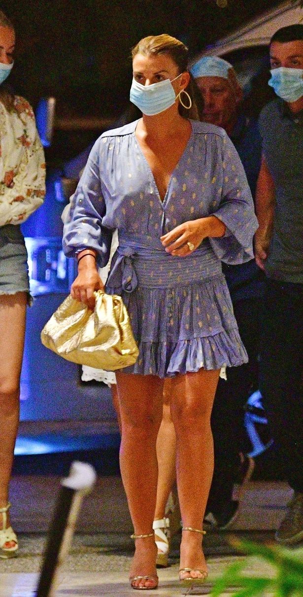 1596717191 304 0 PAY PREMIUM EXCLUSIVE Coleen Rooney and family spotted at Dinner in Barbados with her husband Wayne p