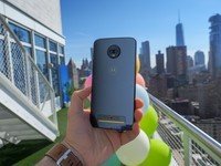 1598567686 789 moto z3 play hands on 22