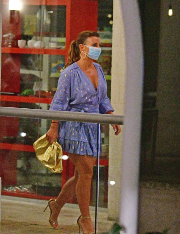 1 PAY PREMIUM EXCLUSIVE Coleen Rooney and family spotted at Dinner in Barbados with her husband Wayne p