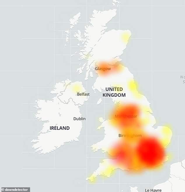 فودافون معطلة في جميع أنحاء المملكة المتحدة اليوم ، مما يترك الآلاف من العملاء غير قادرين على الوصول إلى إنترنت 4G وإجراء مكالمات لمدة ساعتين. في الصورة: النقاط الساخنة للشكاوى المرفوعة على موقع Downdetector شملت الكثير من جنوب إنجلترا ومانشستر وجلاسكو