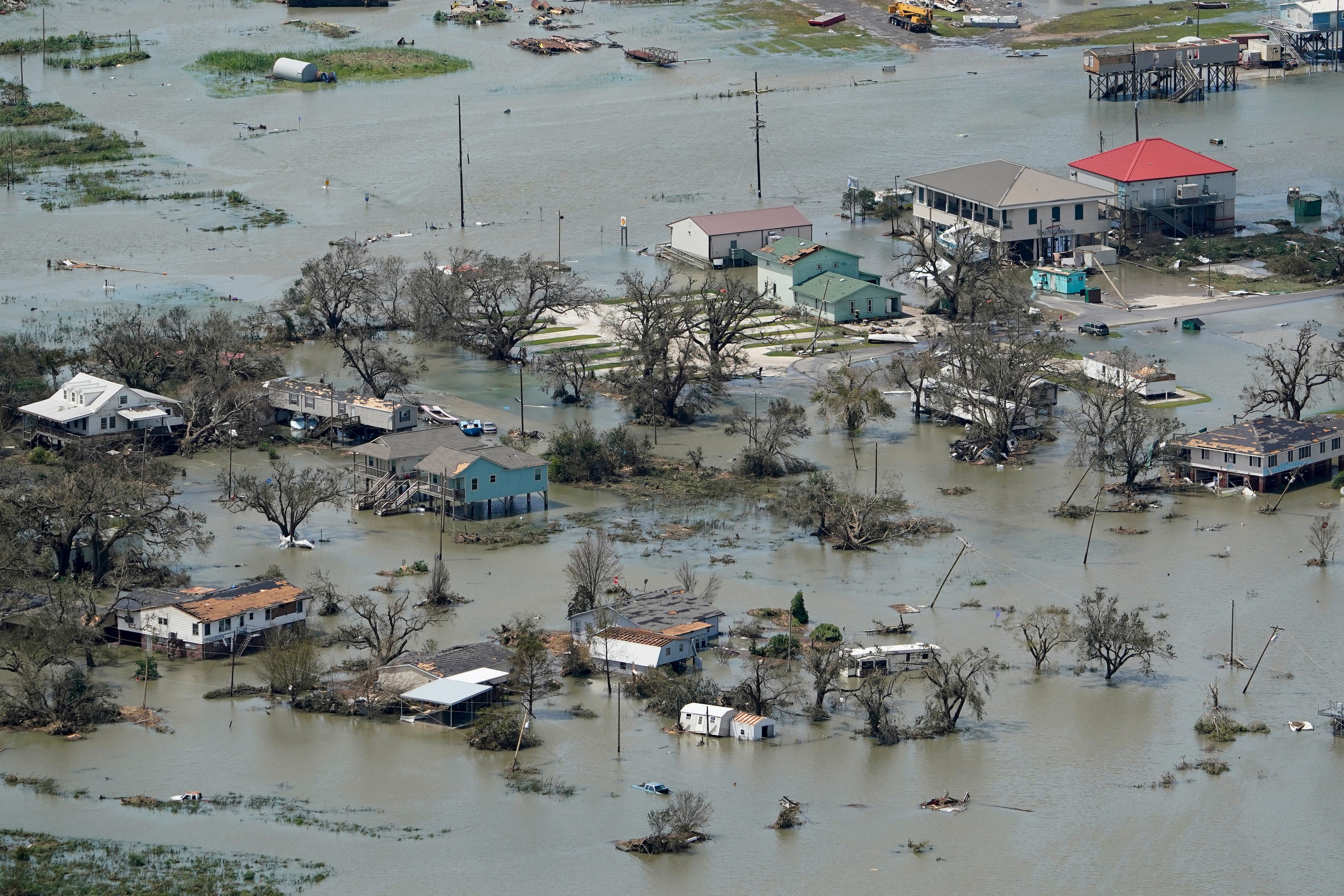 الفيضانات في أعقاب إعصار لورا