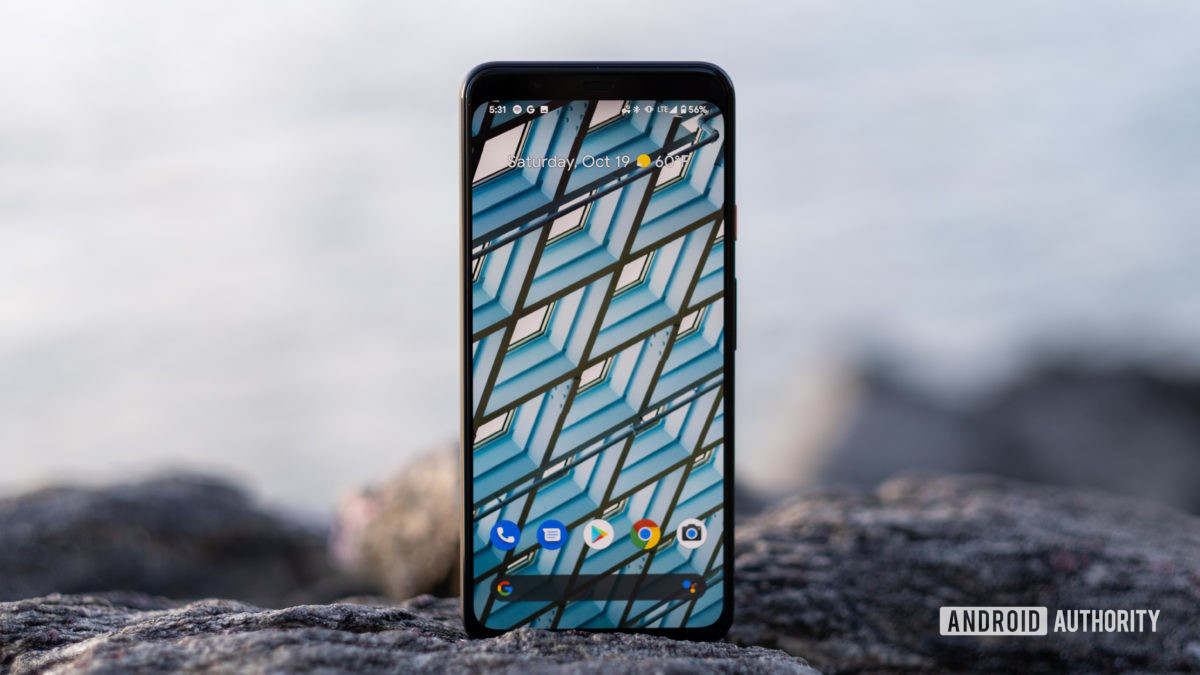 شاشة Google Pixel 4 XL الرئيسية تقف على الروك 15