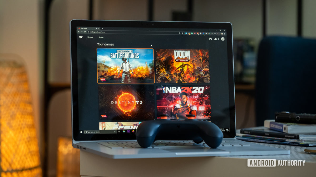 وحدة تحكم Google Stadia على جهاز الكمبيوتر مع الألعاب