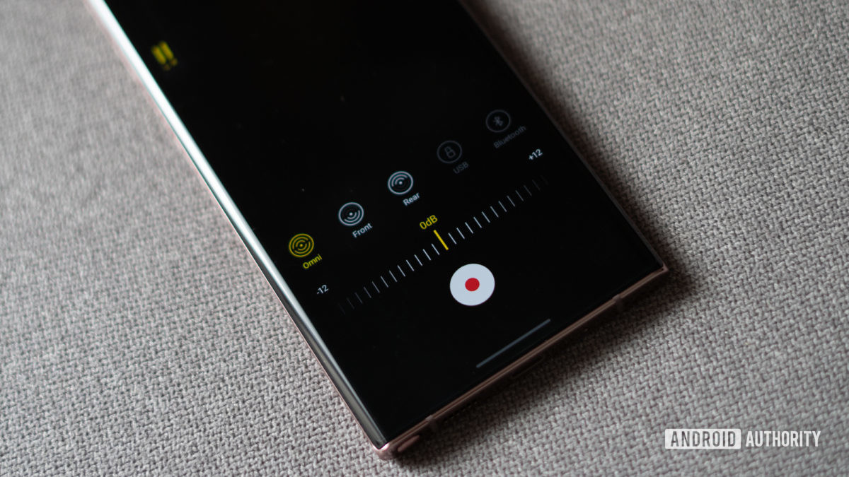 صورة لخيارات صوت Samsung Galaxy Note 20 Ultra في وضع الفيديو الاحترافي باستخدام One UI 2.5
