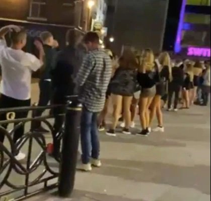 غضب مع تحول Preston Nightclub إلى أول من يعاد فتحه في بريطانيا بتذاكر 200 ليلة؟ على الرغم من الحظر الحكوميMailonlinepics سقسقة شاهد محادثة تغريدات جديدة Becky @ Becky27808196 يمكن إعادة فتح النوادي الليلية في المملكة المتحدة وفقًا لـ @ prestoncouncil أنت تعيش حياة معرضة للخطر وتهتم بها! ACCLawsonDCCWoodsCCARhodes يسيطر على مدينتك! نحن؟ في منتصف جائحة! من الواضح أن الأرباح قبل الجمهور