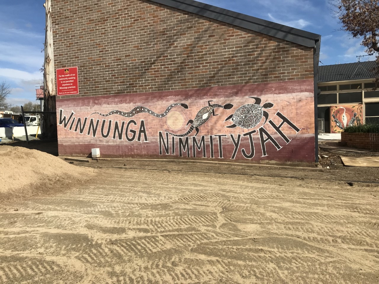يقدم برنامج Winnunga Nimmityjah Justice Reinvestment خدمات الدعم للسكان الأصليين الأستراليين.