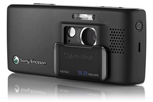 الفلاش باك: كان هاتف Sony Ericsson K800 متعدد الاستخدامات مثل جيمس بوند
