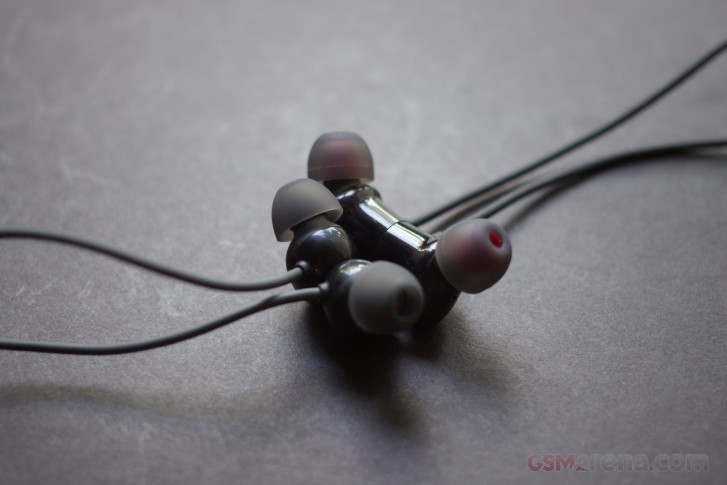 OnePlus Bullets Wireless Z مقابل Oppo Enco M31