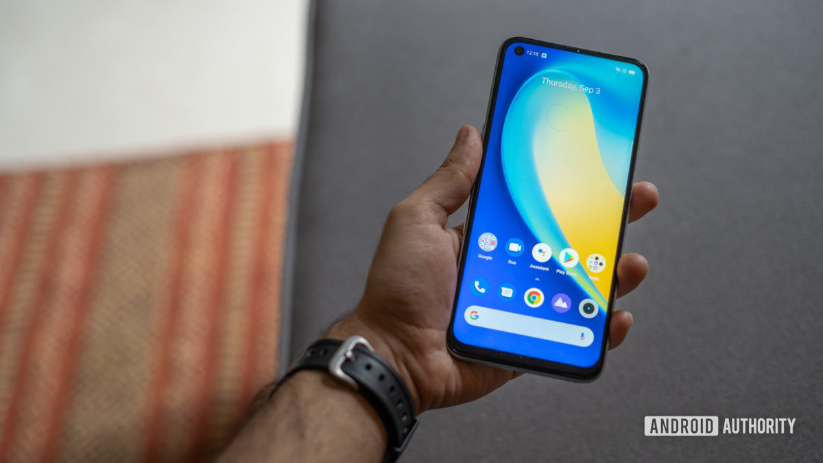 Realme 7 في متناول اليد