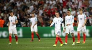 لاعبو إنجلترا خلال هزيمة أيسلندا في يورو 2016 (نيك بوتس / بنسلفانيا)