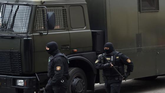 بيلاروسيا تؤكد مقتل محتج وسط حملة عنيفة على الاضطرابات