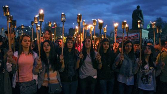 مسيرة في يريفان لإحياء ذكرى مذبحة الأرمن