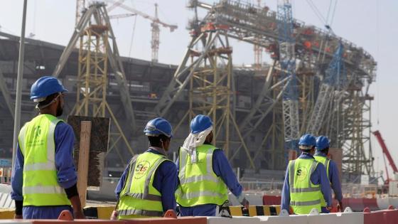 معاناة العمال في قطر قبل كأس العالم