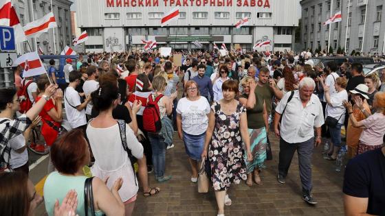 تأخر إضراب عمال بأحد المصانع في بيلاروسيا بعد تهديدهم بالفصل