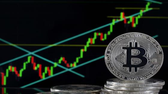 قفزت عملة البيتكوين (BTC) فوق 10،000 دولار للمرة الأولى منذ يونيو