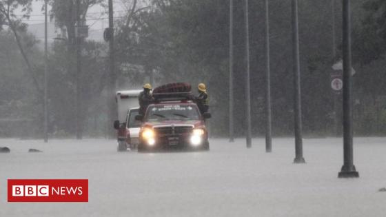 فيضانات المكسيك.. الاعصار الاستوائي حنا يضرب الشمال