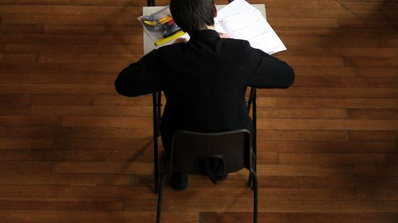 ويلز قد تلغي أو تؤخر امتحانات GCSE والمستوى A في عام 2021
