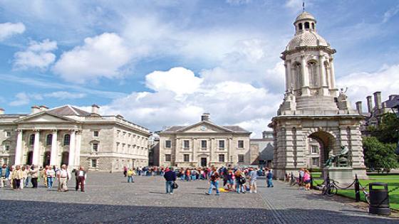 أيرلندا تستقبل آلاف السياح