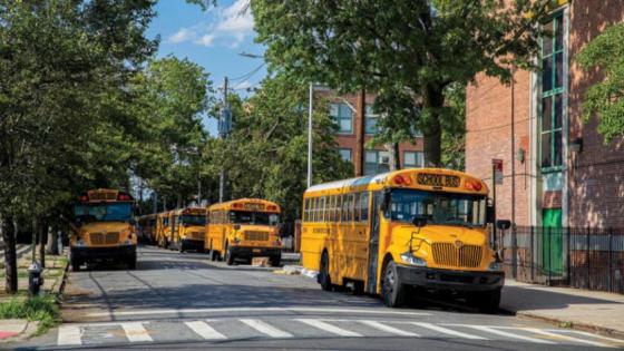 عدم وجود تباعد اجتماعي في الحافلة المدرسية “أزمة”