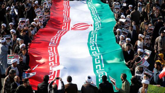 طهران تتحدى العقوبات الأمريكية