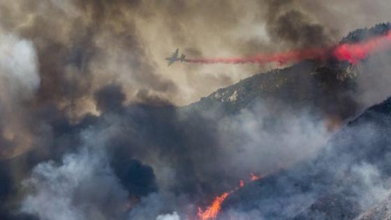 انقاذ 60 معسكرا حاصرتهم النيران في غابات كاليفورنيا