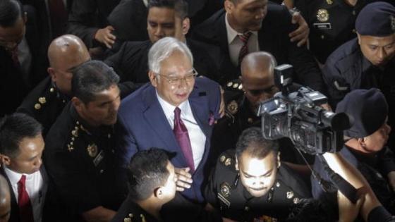 محاكمة رئيس وزراء ماليزيا السابق