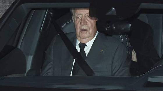 الملك السابق خوان كارلوس يتوجه إلى المنفى بعد أن هز إسبانيا – بوليتيكو