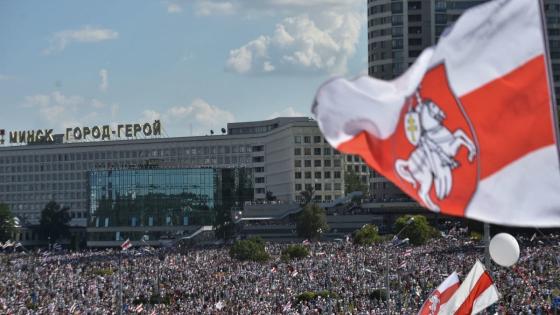 تجمع حاشد للمعارضة في بيلاروسيا يطالب بإسقاط لوكاشينكو – بوليتيكو