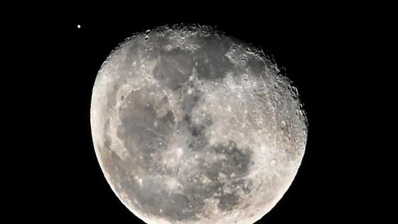 ناسا تريد شراء صخور القمر