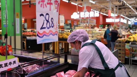 تثير أجنحة الدجاج مع آثار COVID أسئلة حول مخاطر انتقال العدوى التي تنقلها الأغذية