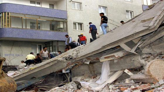انهيار عقار في إسطنبول