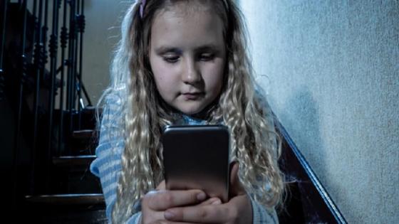 كيف تحافظ على أمان أطفالك مع ارتفاع تقارير المفترسين على الإنترنت؟