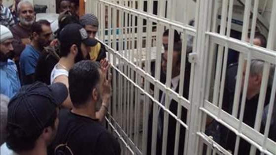 الإفراج عن 70 ألف سجين في إيران بسبب كورونا