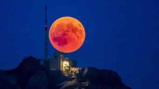 أجمل وأغرب صور القمر الدموي