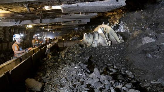 انهيار منجم فحم يقتل 19 عاملا