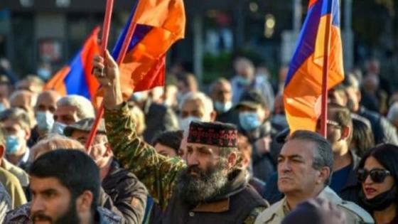رئيس أرمينيا يؤكد على ضرورة تشكيل حكومة وحدة وطنية في البلاد