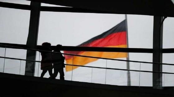 ألمانيا تعلق استخدام لقاح استرازينيكا