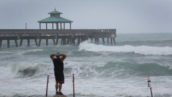 الإعصار سالي ينحدر بقوة ويتحرك في ساحل الخليج