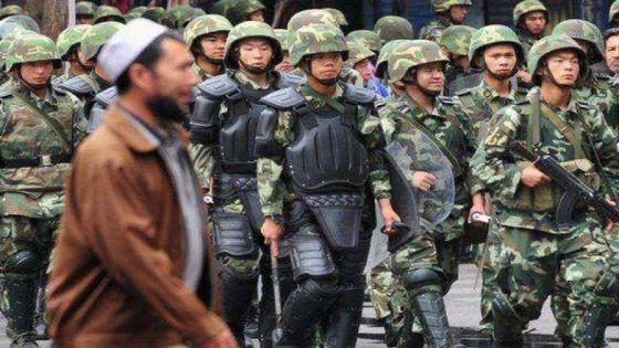 بريطانيا تتهم الصين بانتهاكات واسعة بحق مسلمي الإيغور
