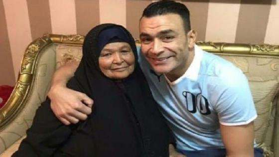 والدة الحضري عن مطالبات اعتزاله: «ابني مش بياخد رزق حد».. صور